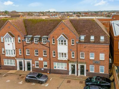 Property Image for Elm Court, Stratford-Upon-Avon CV37 6PA