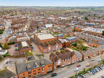 Property Image for Elm Court, Stratford-Upon-Avon CV37 6PA