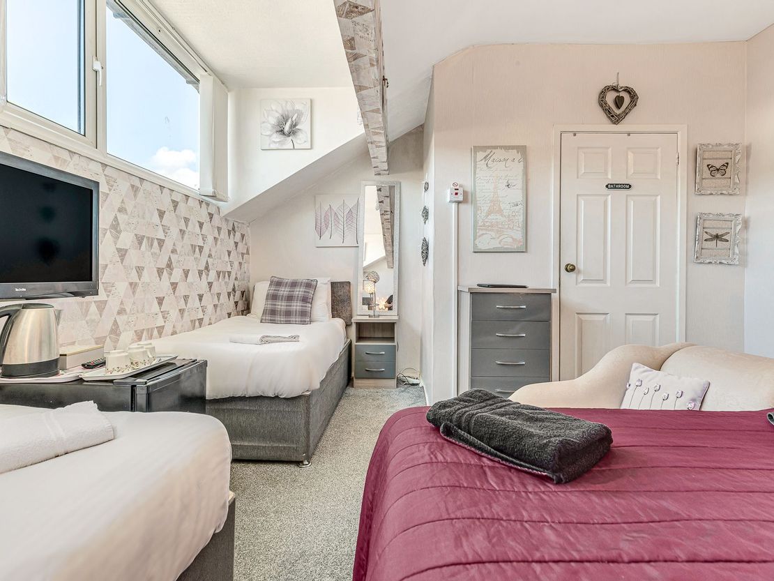 Friends Hotel, 32 Reads Avenue, Blackpool, FY1