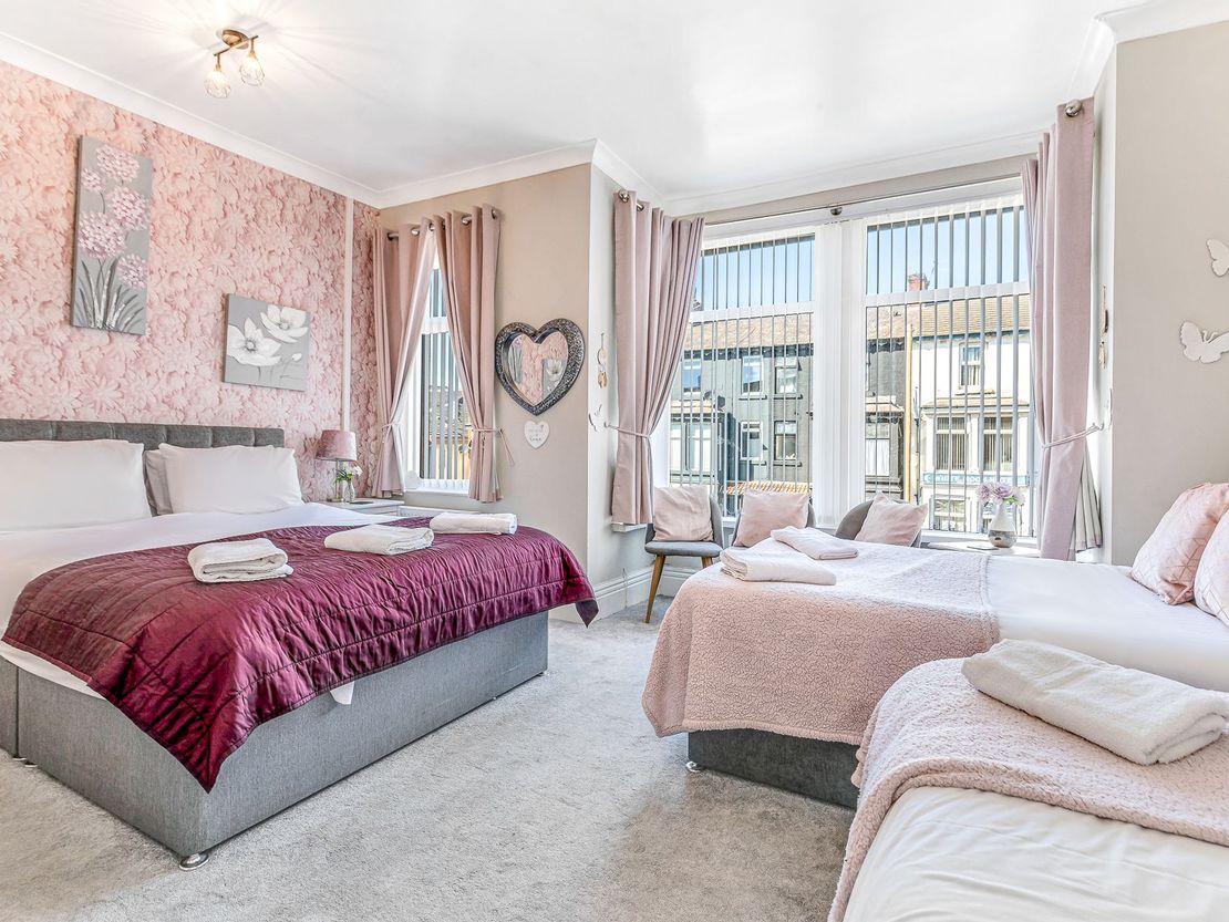 Friends Hotel, 32 Reads Avenue, Blackpool, FY1