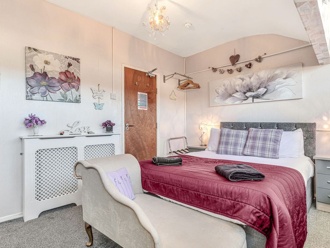 Friends Hotel, 32 Reads Avenue, Blackpool, FY1