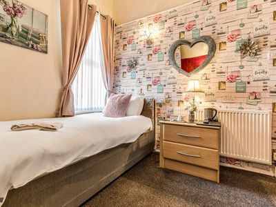 Property Image for Friends Hotel, 32 Reads Avenue, Blackpool, FY1