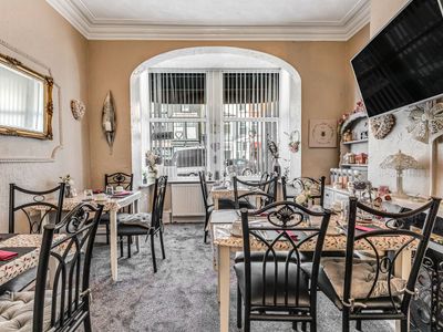 Property Image for Friends Hotel, 32 Reads Avenue, Blackpool, FY1