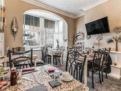 Property Image for Friends Hotel, 32 Reads Avenue, Blackpool, FY1
