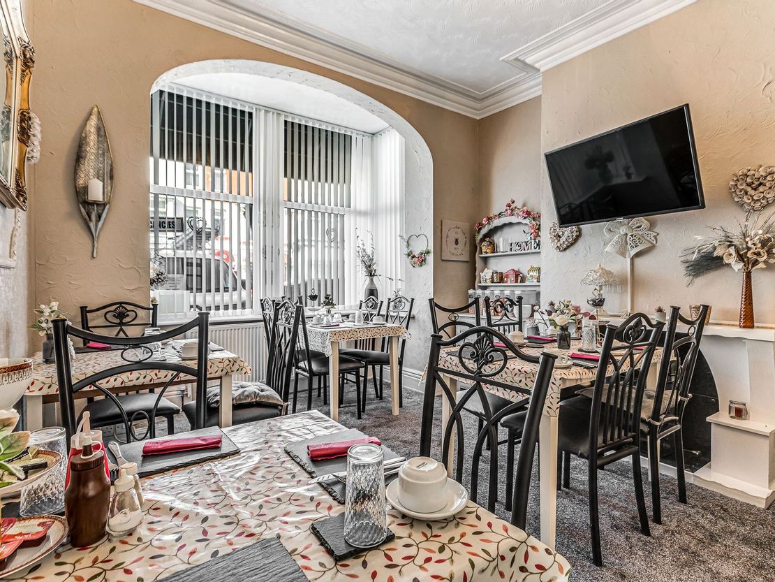 Friends Hotel, 32 Reads Avenue, Blackpool, FY1