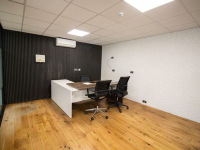 Property Image for Little Britain House, Rear Yards, Packet Boat Lane, Uxbridge, UB8 2JR