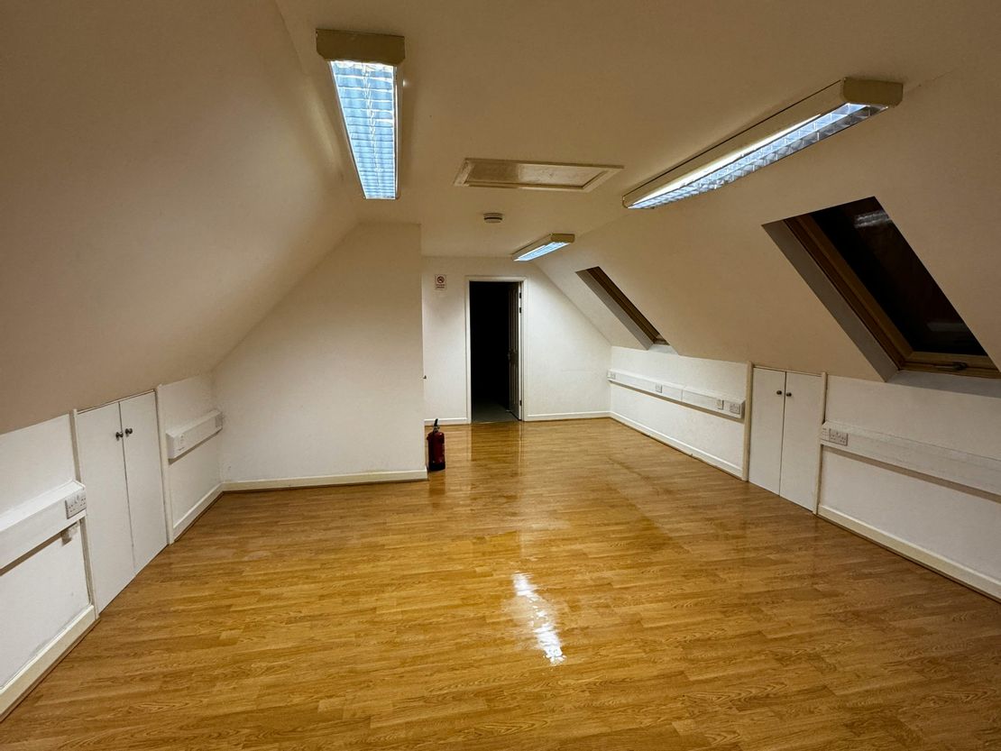 First floor, Old Farm Office, Court Lodge Farm, East Farleigh, Maidstone, ME15 0HQ