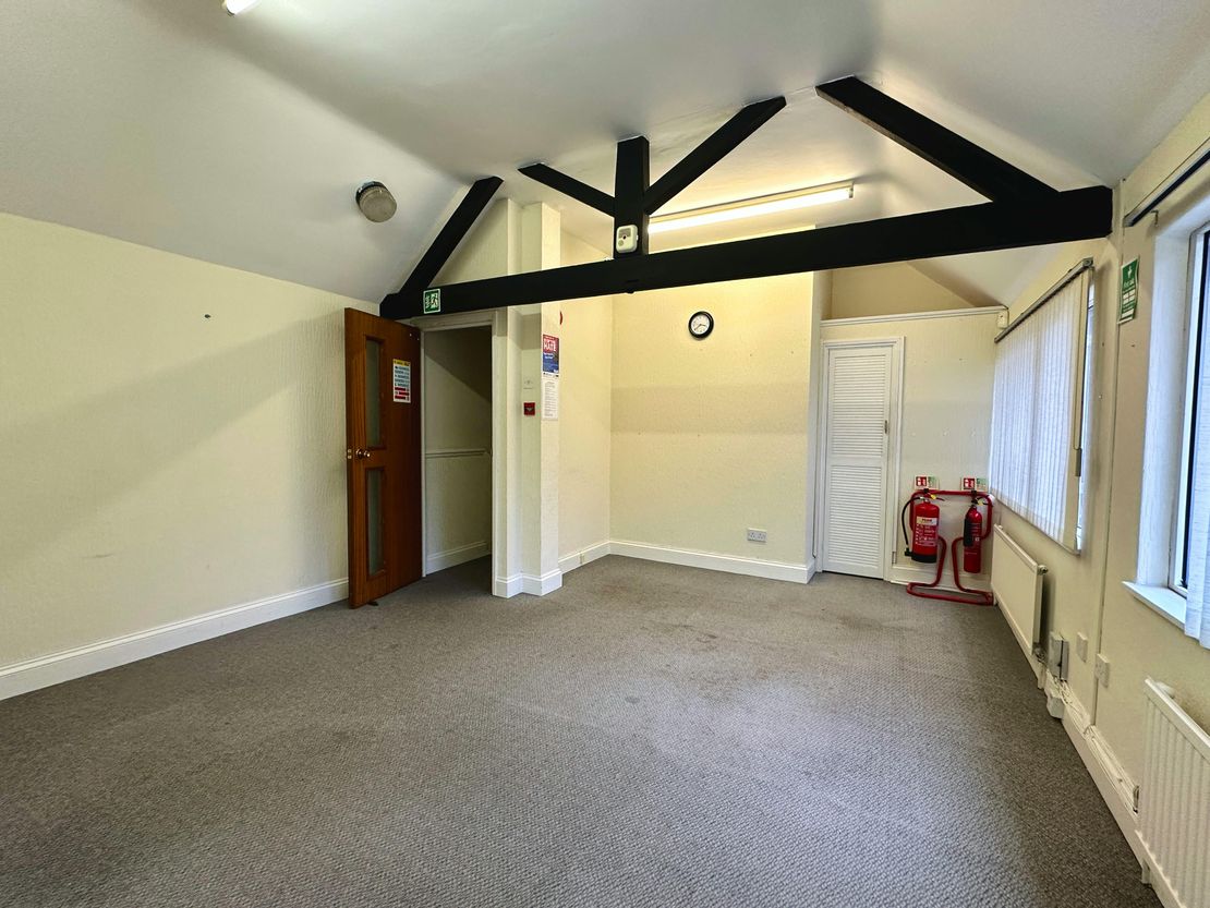 42b High Street North, Dunstable, LU6 1LA