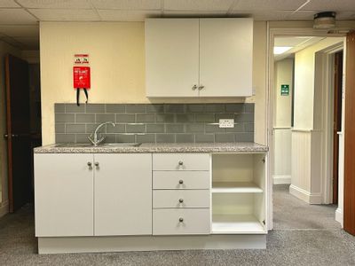 Property Image for 42b High Street North, Dunstable, LU6 1LA