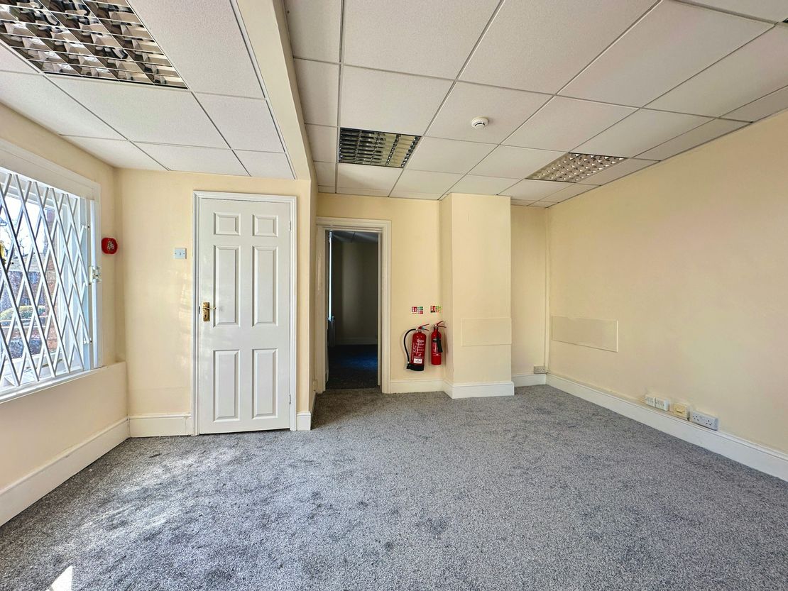 48 High Street South, Dunstable, LU6 3HD