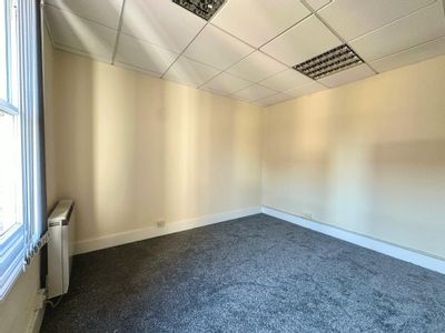 Property Image for 48 High Street South, Dunstable, LU6 3HD