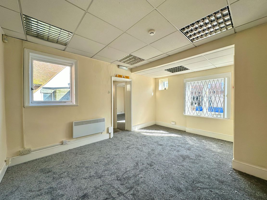 48 High Street South, Dunstable, LU6 3HD