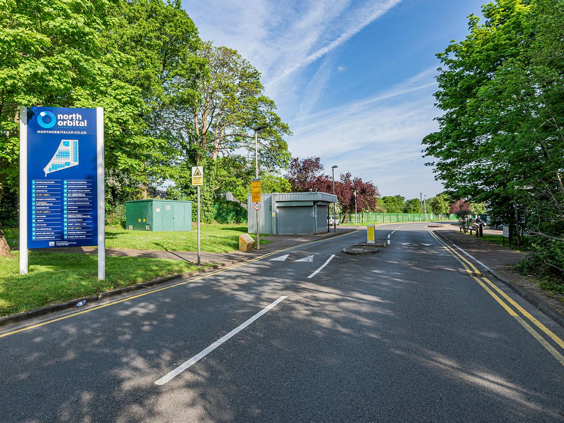 Unit 19-20, North Orbital Commercial Park, Napsbury Lane, St. Albans, AL1 1XB