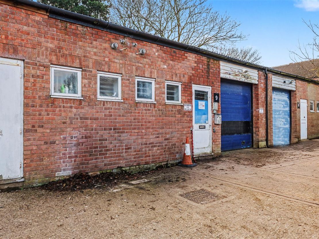 Dongan Road, Warwick