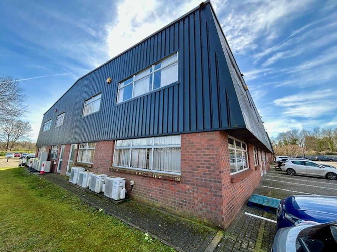 Queen Eleanor House, 11, Kingsclere Park, Kingsclere, Newbury, RG20 4SW