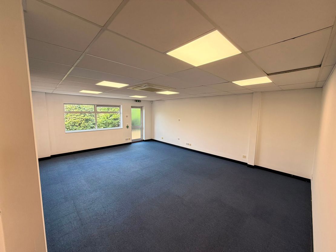 Queen Eleanor House, 11, Kingsclere Park, Kingsclere, Newbury, RG20 4SW