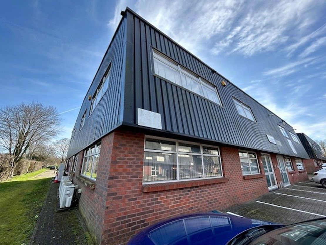 Queen Eleanor House, 11, Kingsclere Park, Kingsclere, Newbury, RG20 4SW