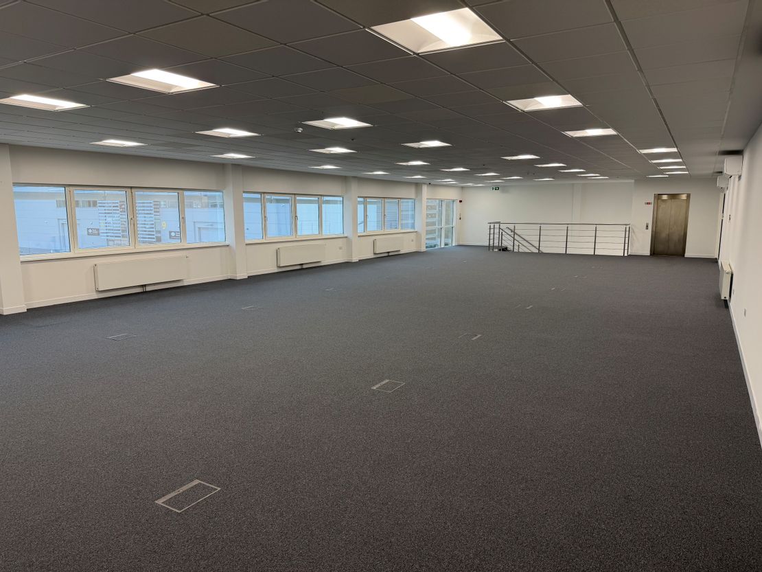 Unit 3a Transigo, Gables Way, Thatcham RG19
