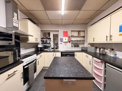 Property Image for The Lady Di, 38 St. Chads Road, Blackpool, FY1