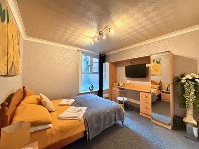 Property Image for The Lady Di, 38 St. Chads Road, Blackpool, FY1