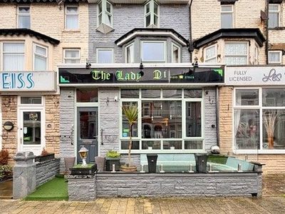 Property Image for The Lady Di, 38 St. Chads Road, Blackpool, FY1