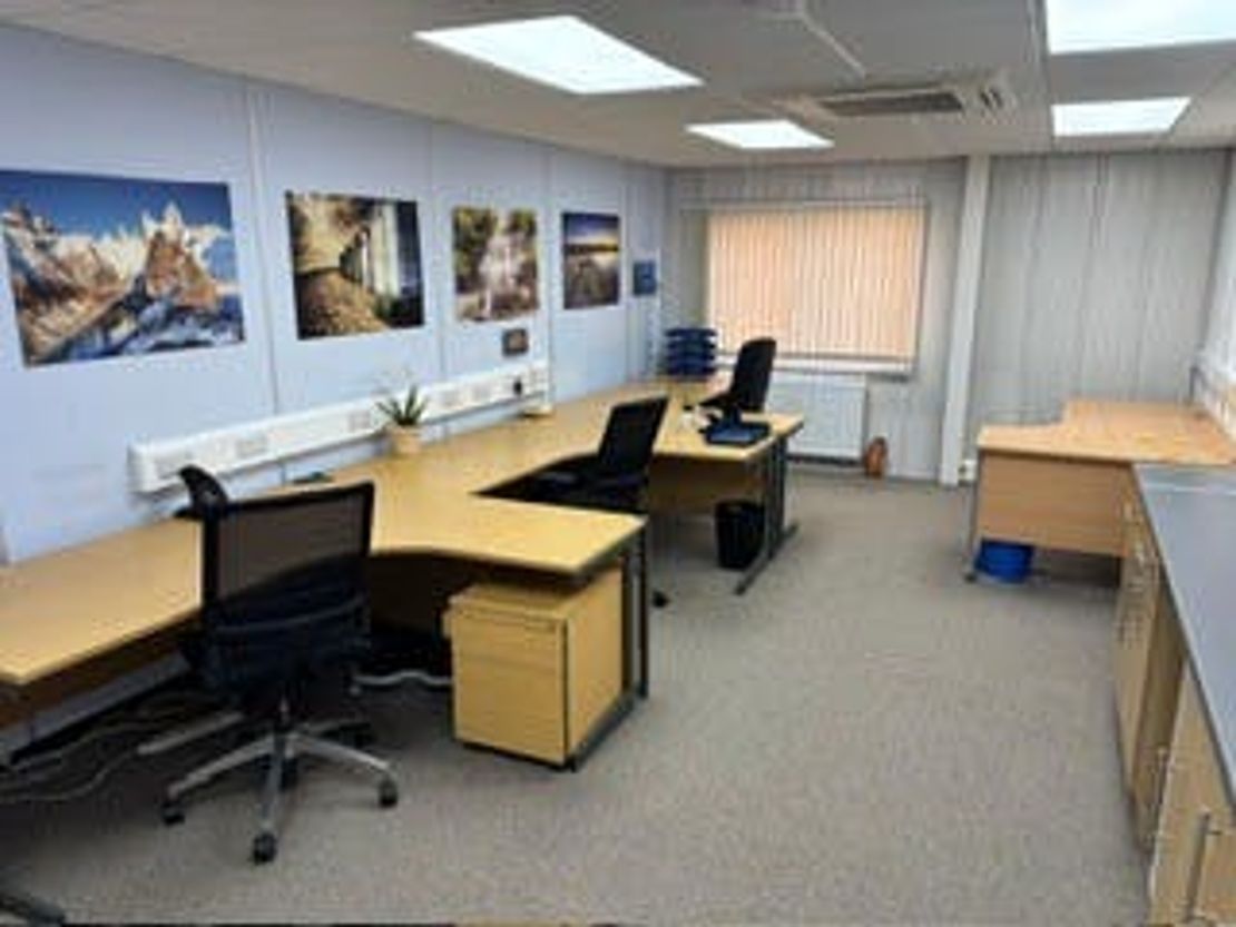 8 Lakeside Business Park, Sandhurst, GU47 9DN