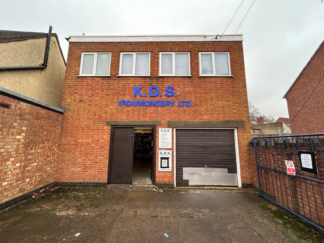 216 Beaumanor Road, Leicester, Leicestershire, LE4 5QB