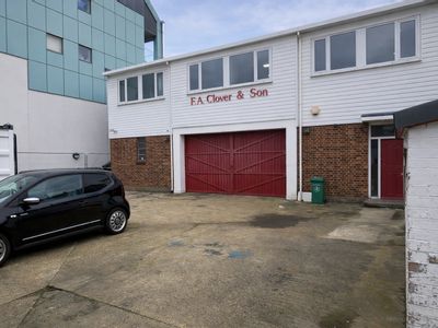 Property Image for 14 Bardolph Road, Richmond, TW9 2LH