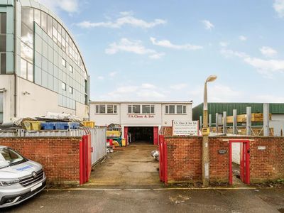 Property Image for 14 Bardolph Road, Richmond, TW9 2LH