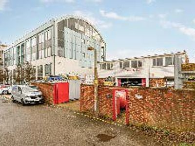 Property Image for 14 Bardolph Road, Richmond, TW9 2LH