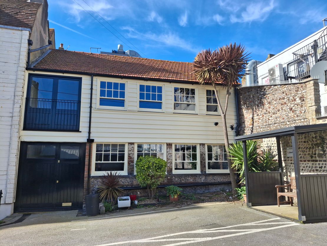 37B Dukes Yard, Brighton, East Sussex, BN1 1AG