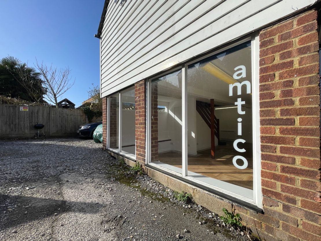 Unit 1, Lakehurst House 94C High Street, Tenterden, Kent, TN30 6JB