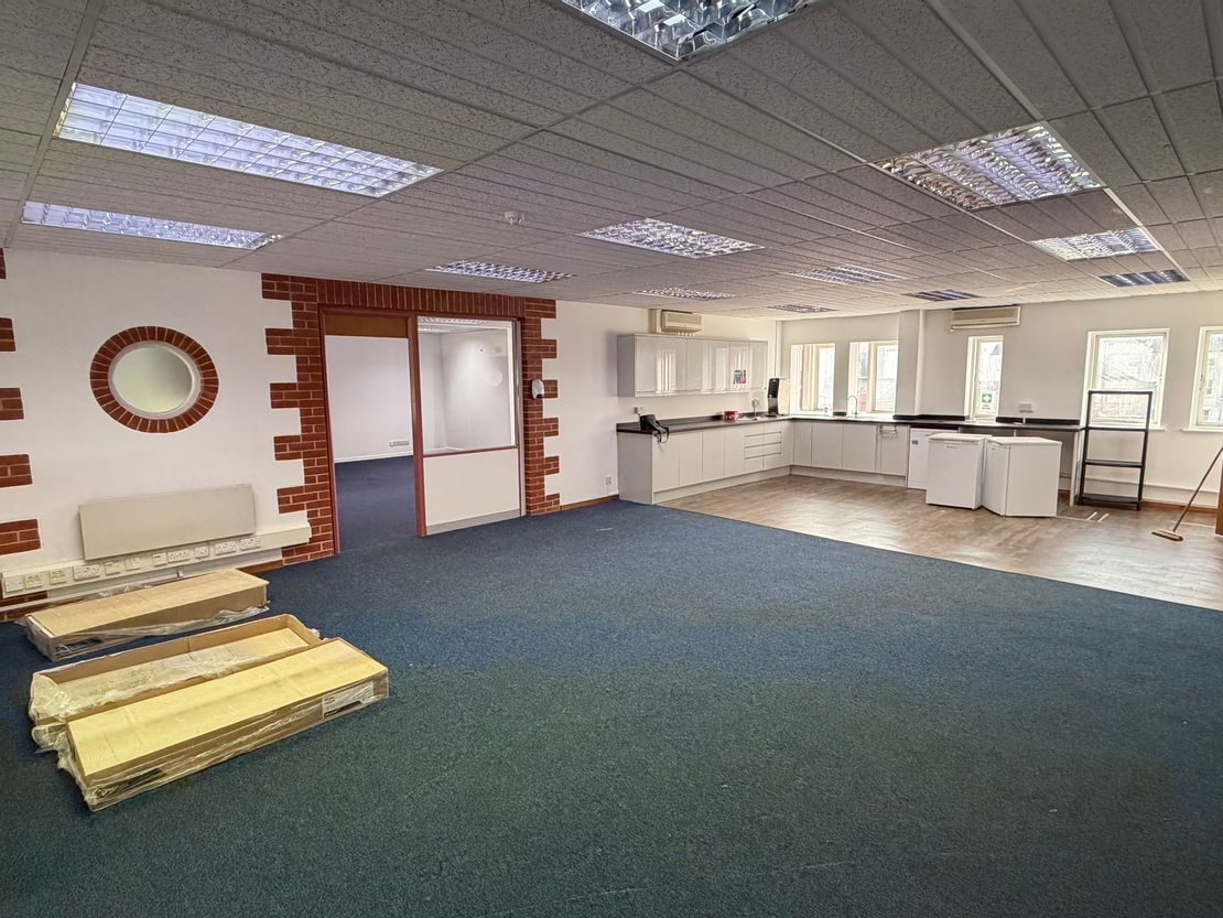 First Floor Bedford Court, Bedford Street, Leamington Spa, CV32 5DY