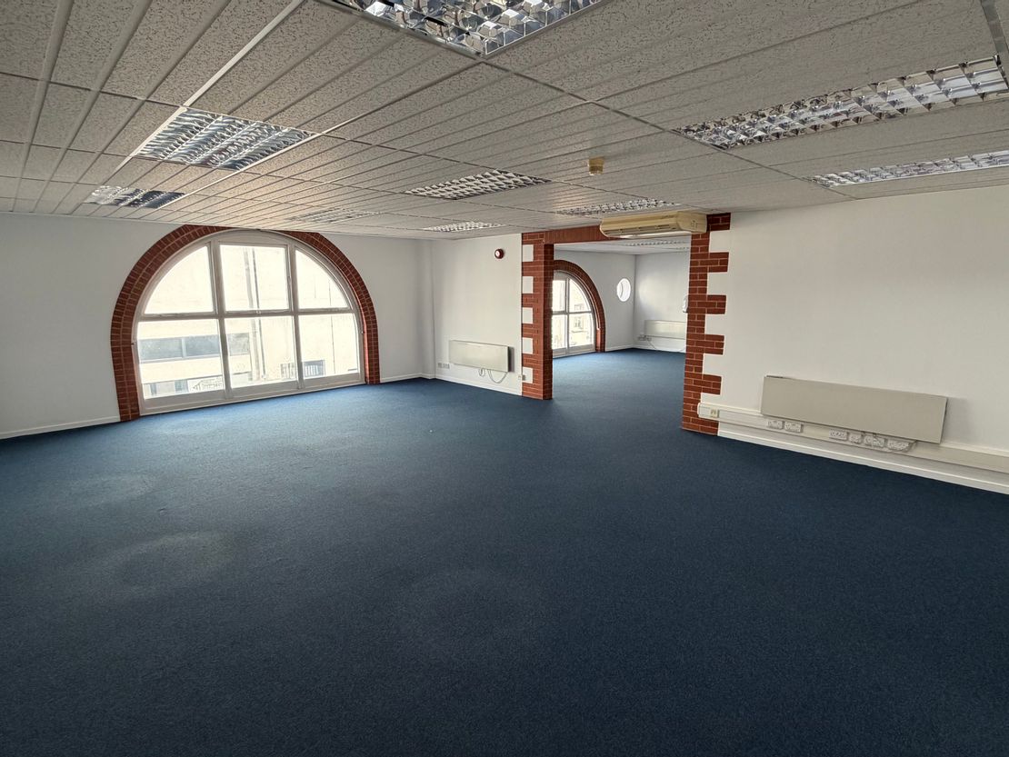 First Floor Bedford Court, Bedford Street, Leamington Spa, CV32 5DY