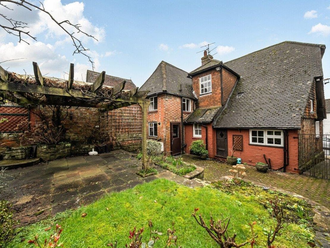 Petts Cottage, High Street, Rotherfield, TN6 3LL