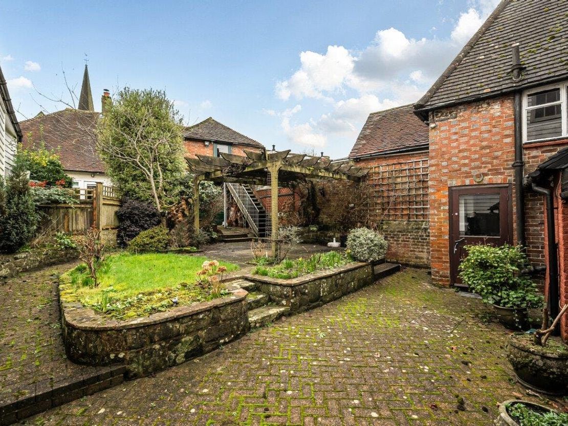 Petts Cottage, High Street, Rotherfield, TN6 3LL