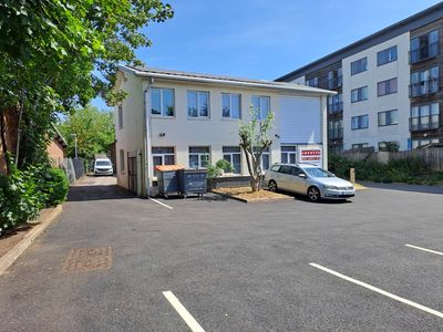 Property Image for Bridge House, 25 Fiddlebridge Lane, Hatfield, Hertfordshire, AL10 0SP