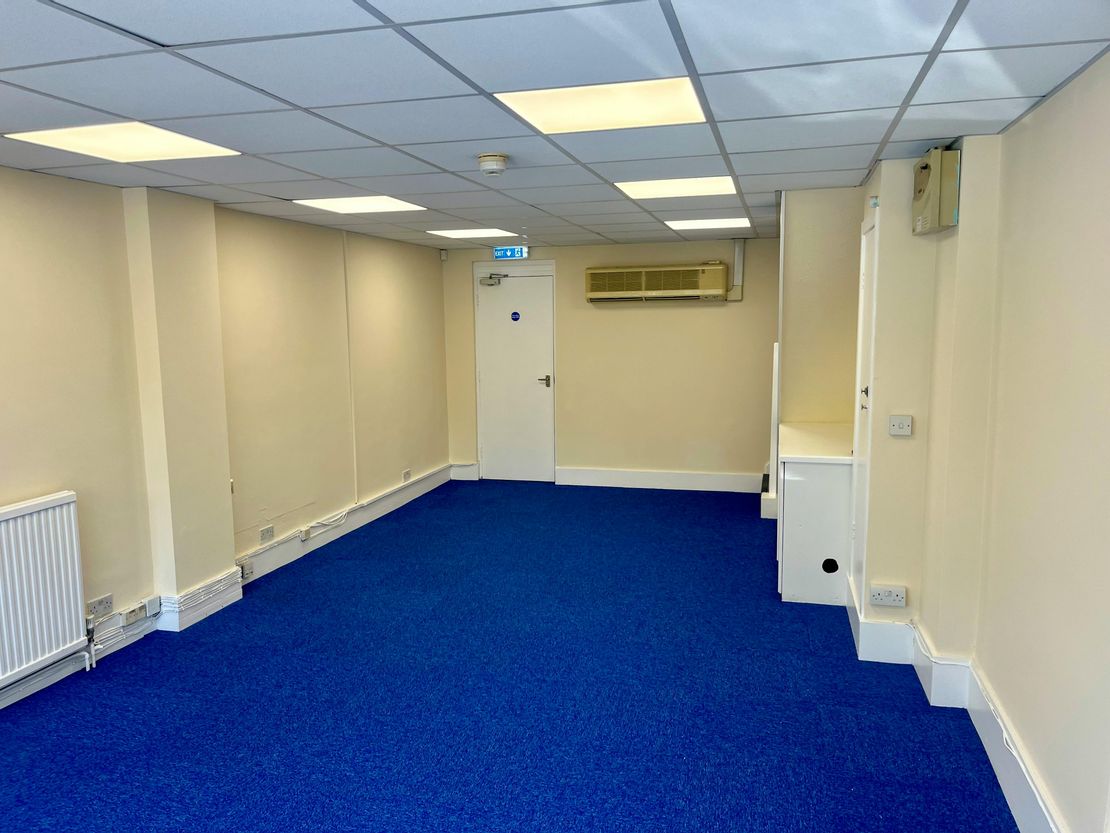 58 Station Lane, Hornchurch, RM12 6NB