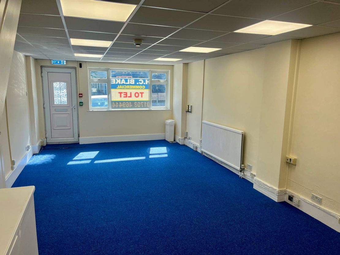 58 Station Lane, Hornchurch, RM12 6NB