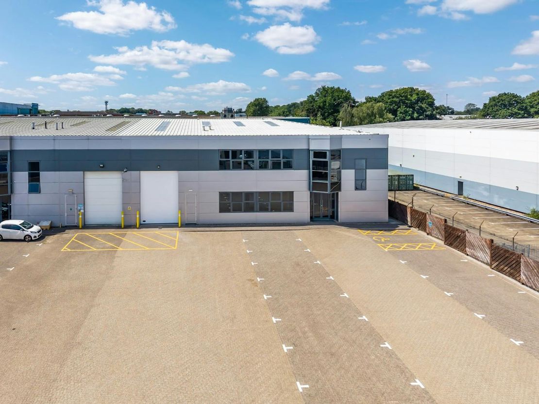 Unit 5 Chevron Industrial Estate, Eaton Road, Maylands, Hemel Hempstead, HP2 7UB