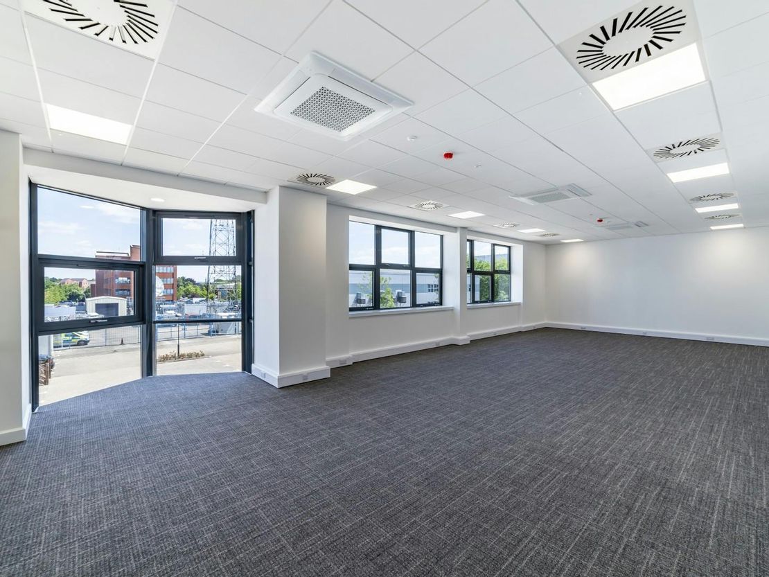 Unit 5 Chevron Industrial Estate, Eaton Road, Maylands, Hemel Hempstead, HP2 7UB