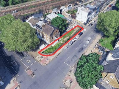 Property Image for 63 Barrington Road, Lambeth, London SW9 7JH
