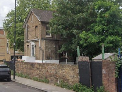 Property Image for 63 Barrington Road, Lambeth, London SW9 7JH