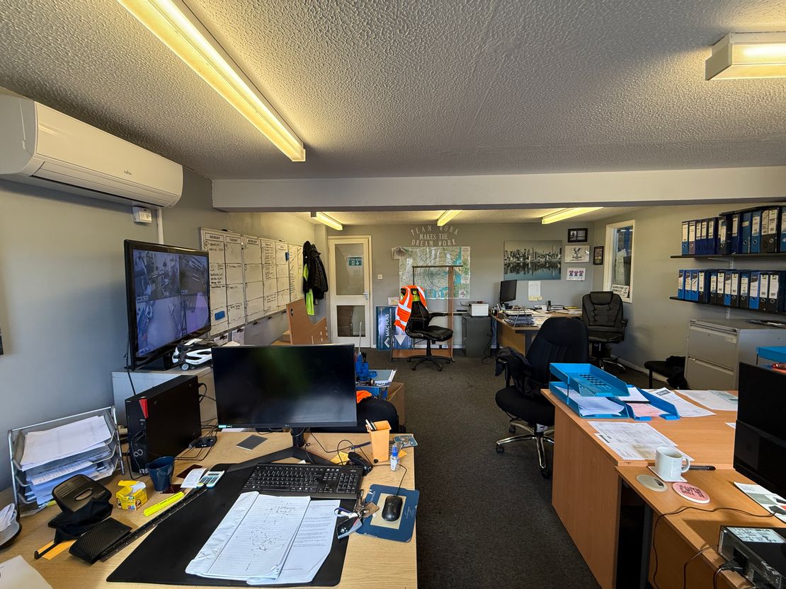9 Neptune Business Estate, Neptune Close, Medway City Estate, Rochester, Kent, ME2 4LT