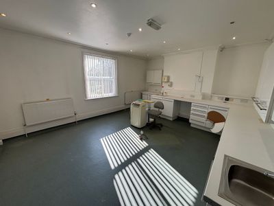 Property Image for 17 Brunswick Place, Southampton, Hampshire, SO15 2AQ