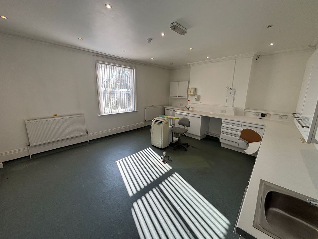 17 Brunswick Place, Southampton, Hampshire, SO15 2AQ