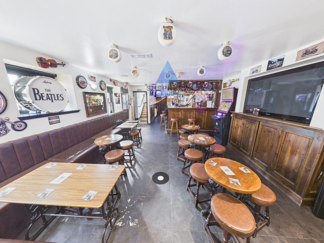 Albert Bar, 48 Market Street, Montrose, Angus, DD10 8RD
