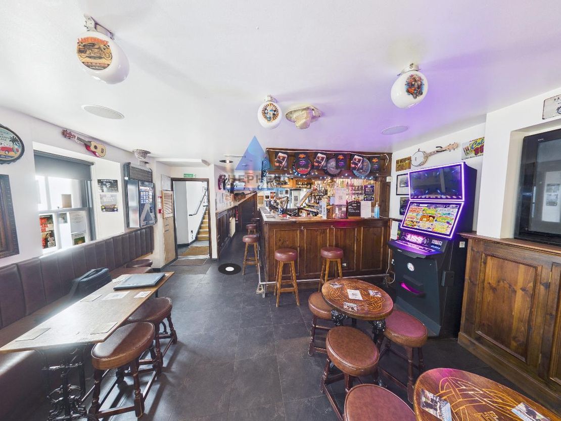 Albert Bar, 48 Market Street, Montrose, Angus, DD10 8RD
