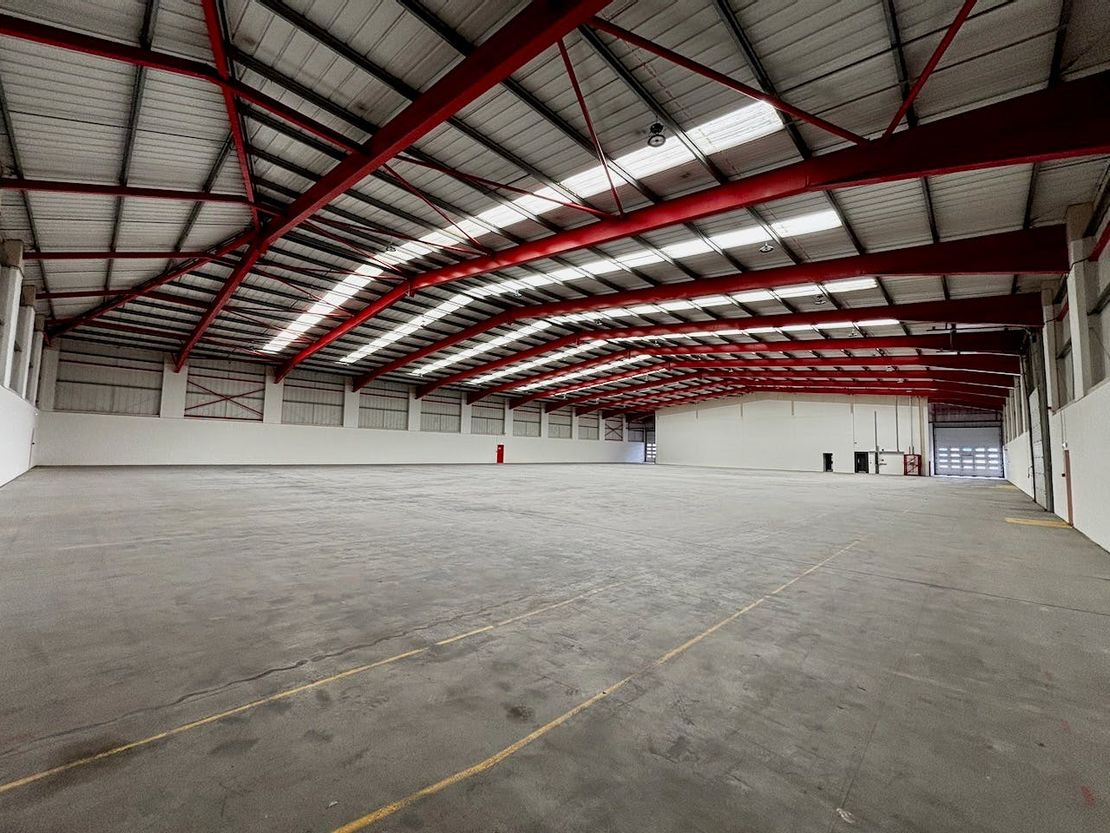 Unit 12 St Martins Way, Bedford, MK42 0LF