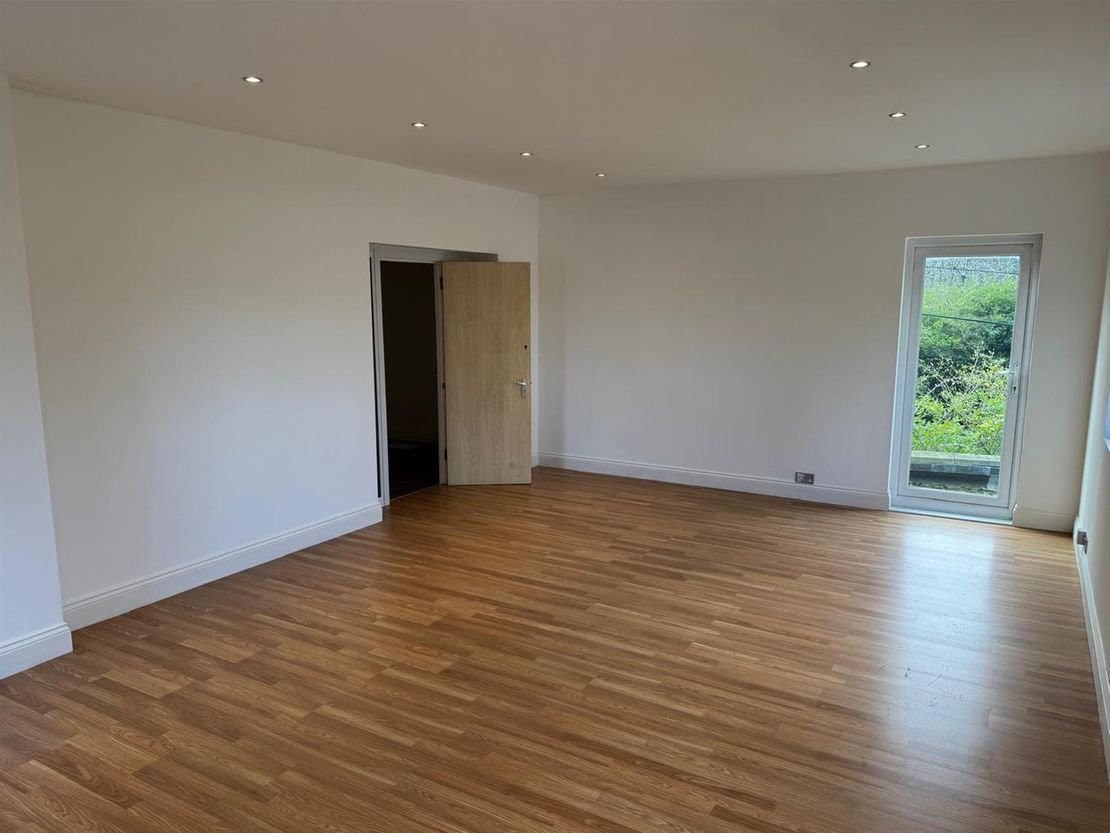 Chigwell Road, Woodford Green